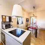 Appartamento Viale Miramare 123/1 Tirabora Short Rent Trieste